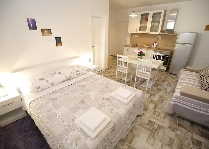 Studio Apartment Laura