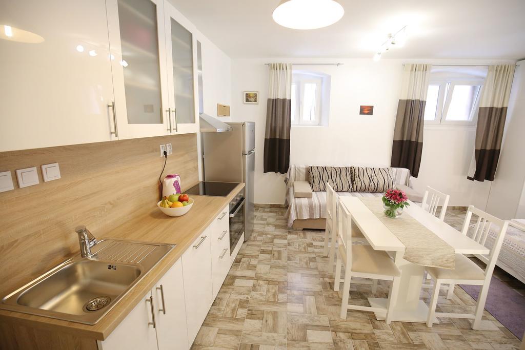 Laura Apartament