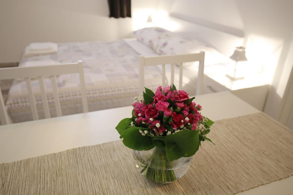 Laura Apartament *